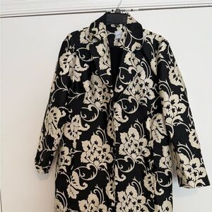 Chico's Jacket Blazer Duster Black with Cream Embroidery. THIS IS GORGEOUS ON!